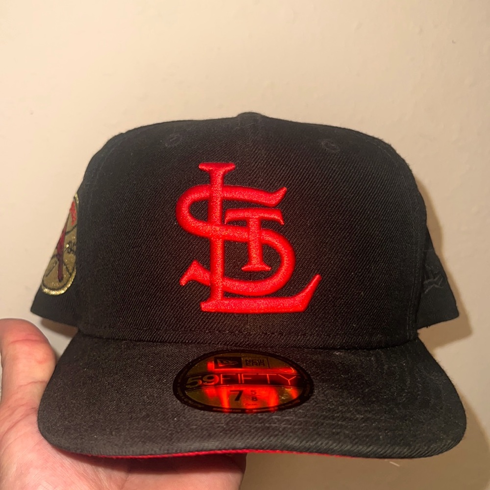ST LOUIS RED BOTTOM NEW ERA CAP SIZE 7 5/8